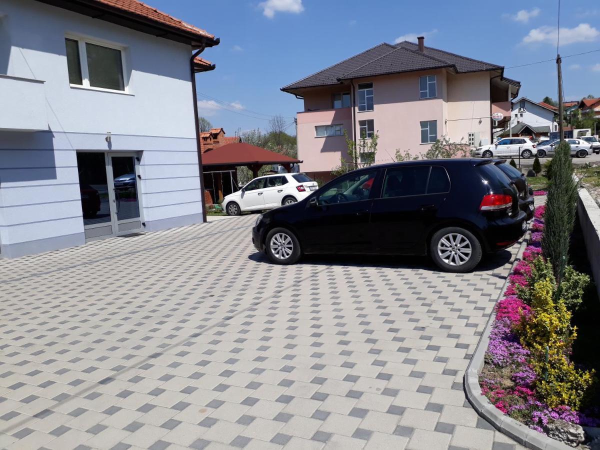 Dubrave Gornje Private Home Rifat מראה חיצוני תמונה
