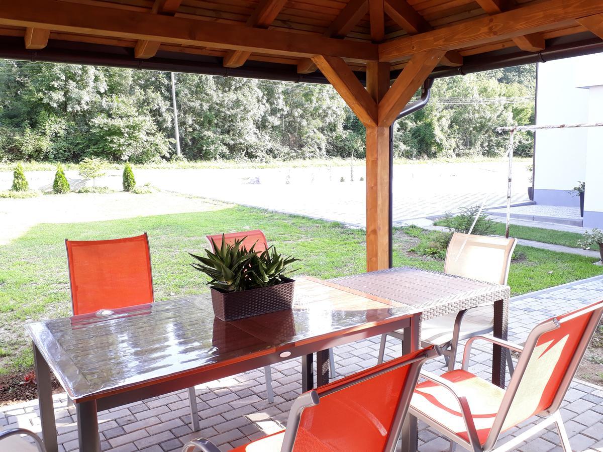 Dubrave Gornje Private Home Rifat מראה חיצוני תמונה